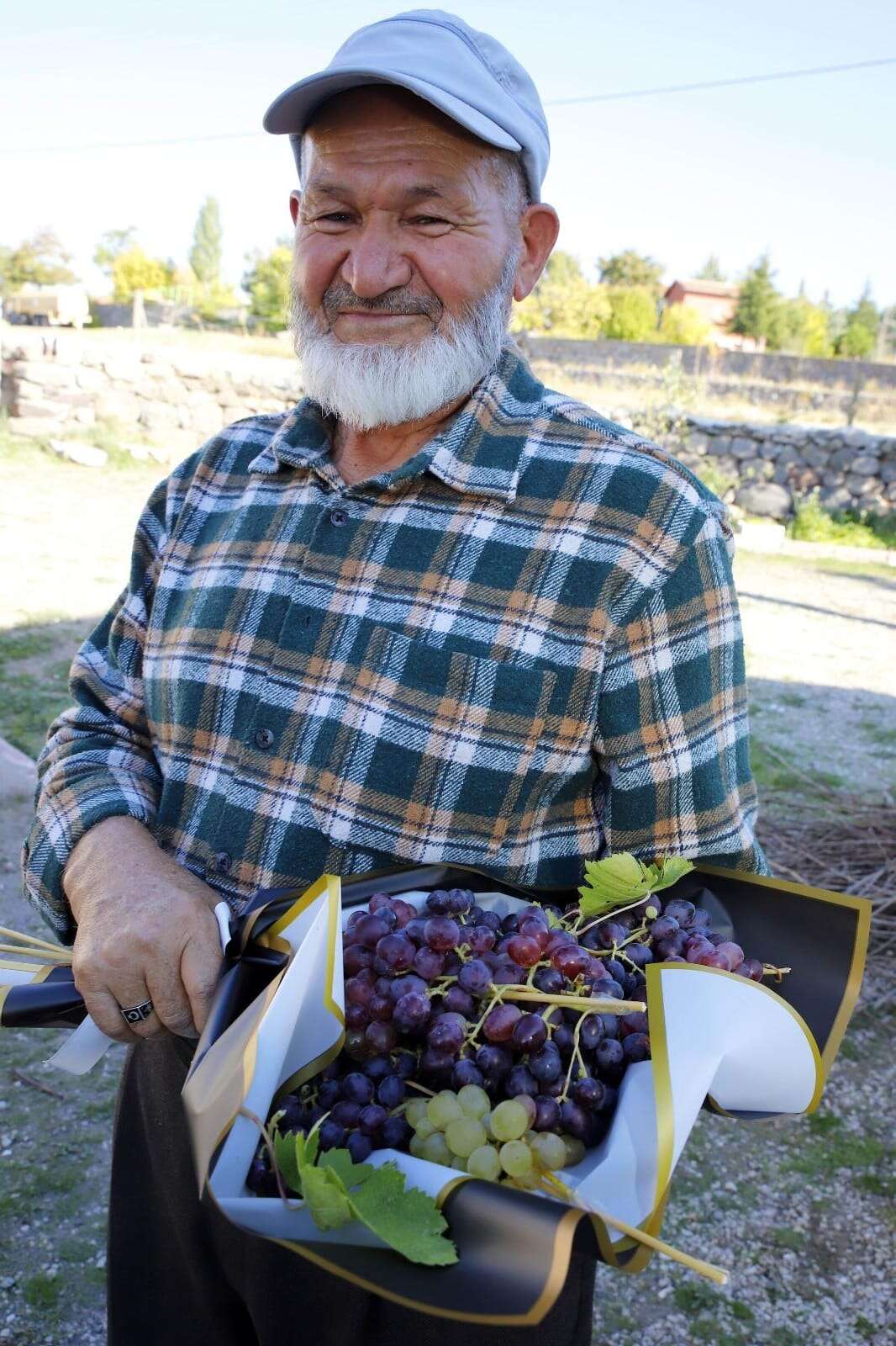 58 yıllık aşkın en doğal hali! Eşine her yıl aynı buketi veriyor 7